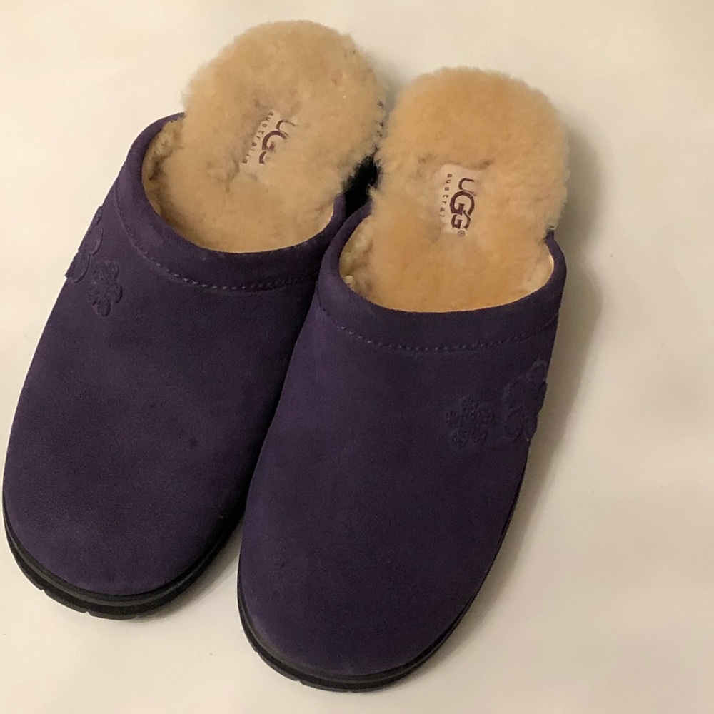 Slip on UGGS
